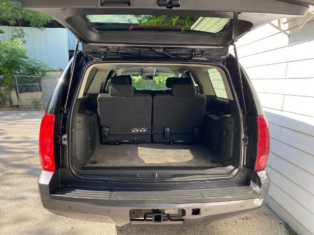 GMC Yukon XL Vehicle Image 07