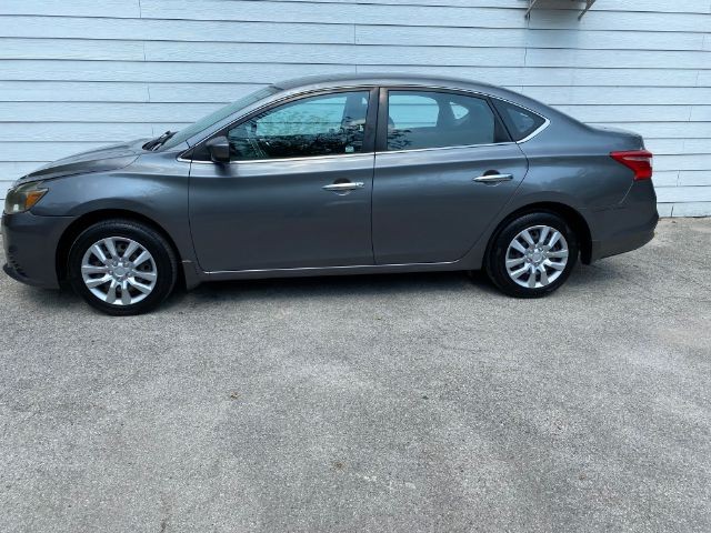 Nissan Sentra Vehicle Image 02