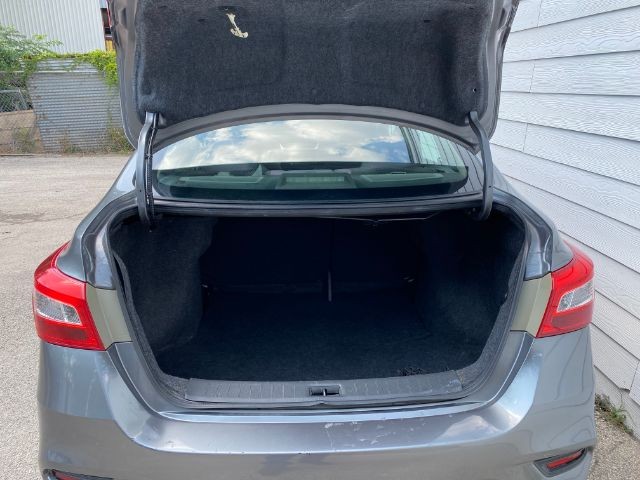 Nissan Sentra Vehicle Image 07