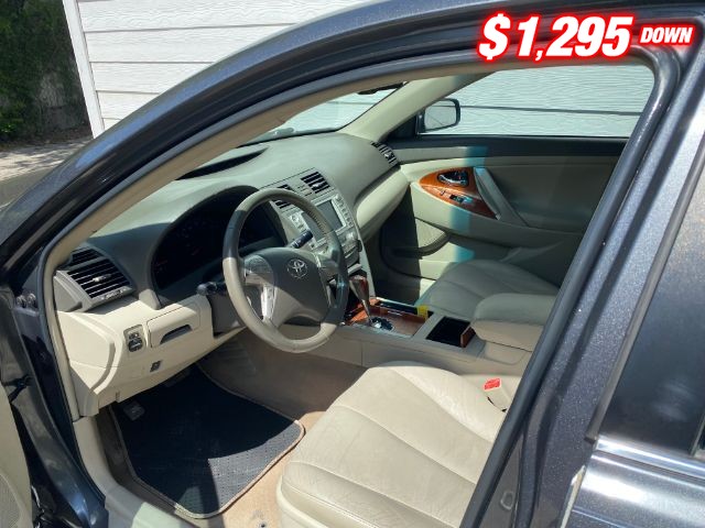 Toyota Camry Vehicle Image 05