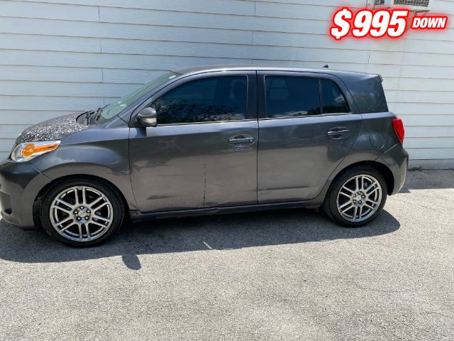 Scion xD Vehicle Image 02