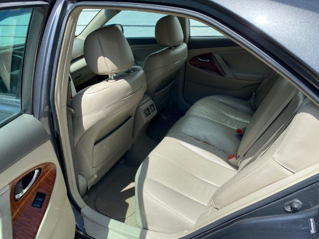 Toyota Camry Vehicle Image 06