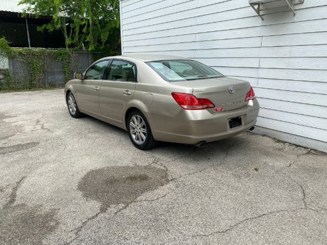 Toyota Avalon Vehicle Image 03