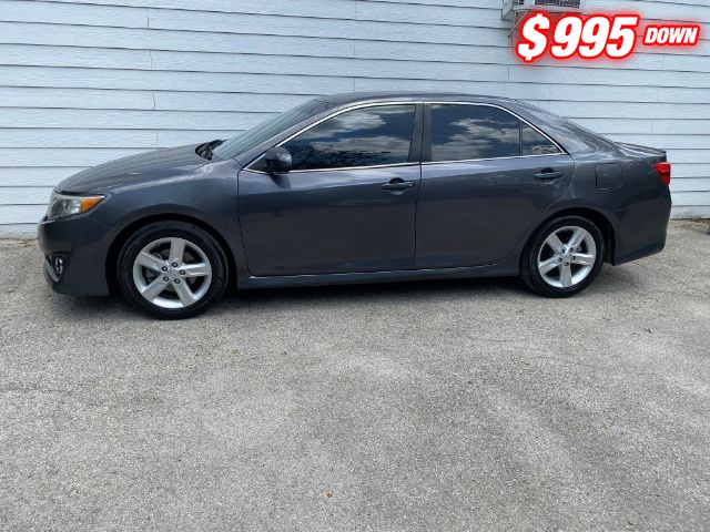 Toyota Camry Vehicle Image 02