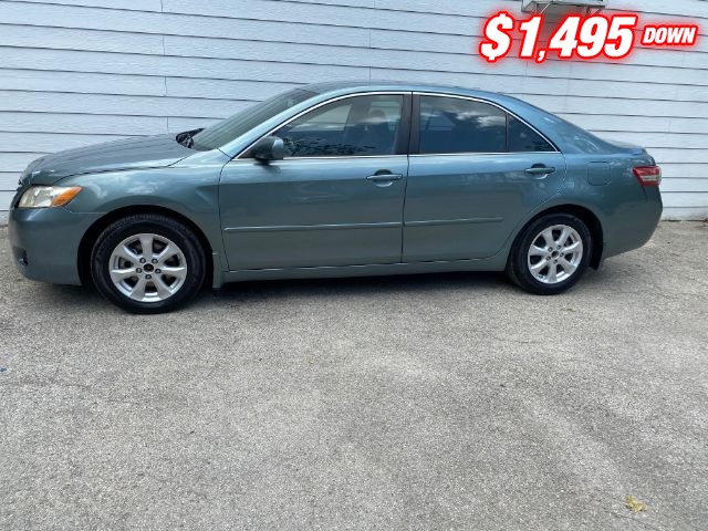 Toyota Camry Vehicle Image 02