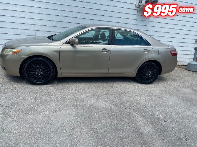 Toyota Camry Vehicle Image 02