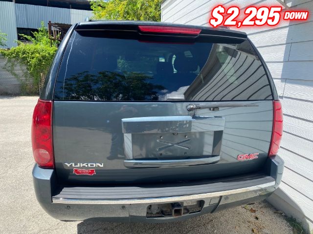 GMC Yukon Denali Vehicle Image 04