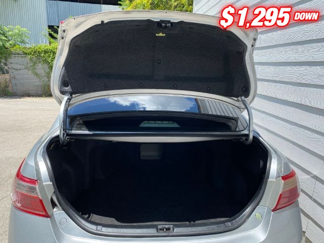 Toyota Camry Vehicle Image 07