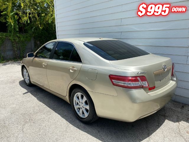Toyota Camry Vehicle Image 03