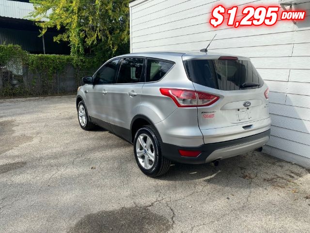 Ford Escape Vehicle Image 03