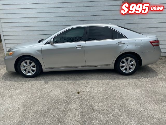Toyota Camry Vehicle Image 02