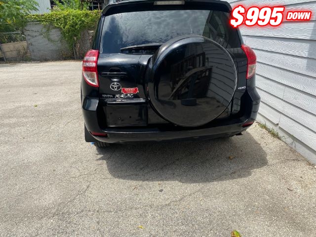 Toyota RAV4 Vehicle Image 04