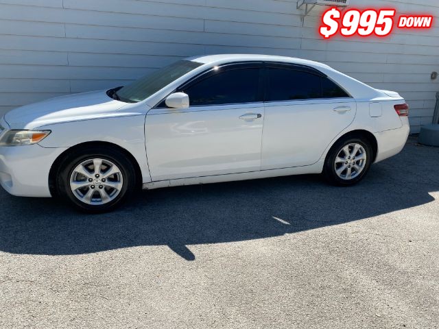 Toyota Camry Vehicle Image 02