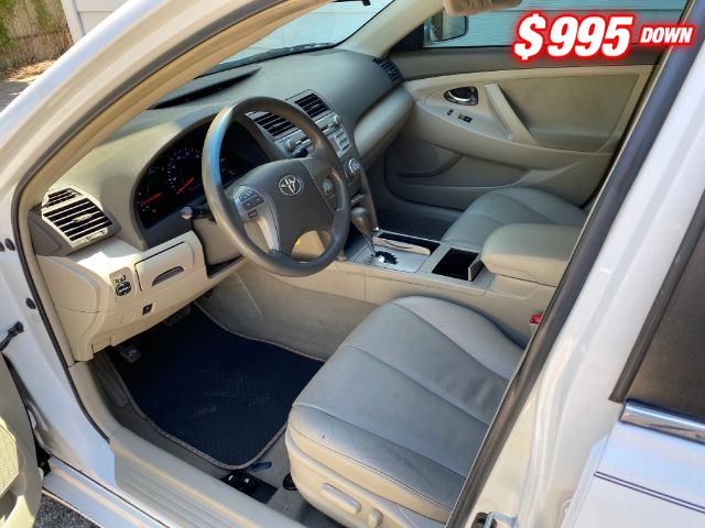 Toyota Camry Vehicle Image 05