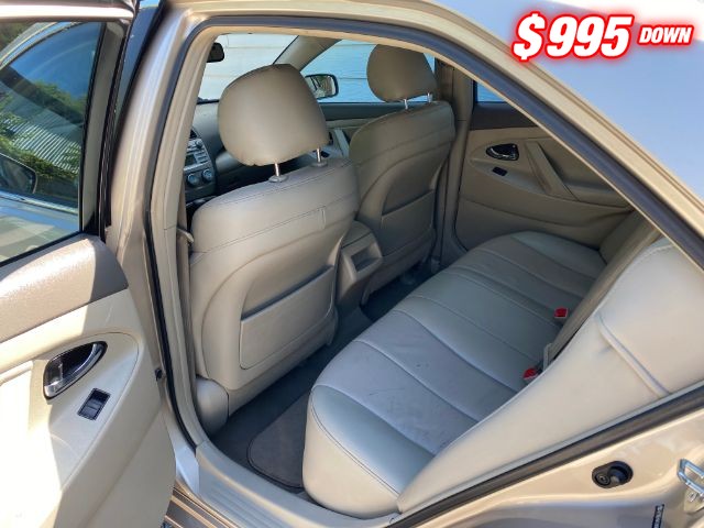 Toyota Camry Vehicle Image 06