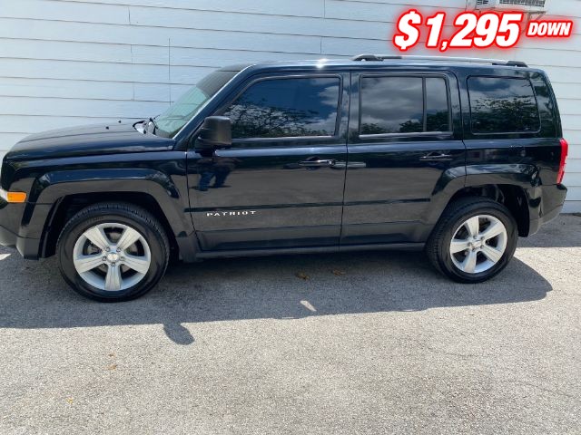 Jeep Patriot Vehicle Image 02