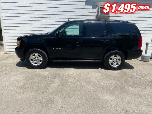 Chevrolet Tahoe Vehicle Image 02