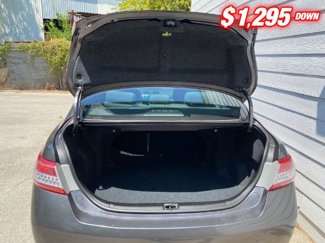 Toyota Camry Vehicle Image 07
