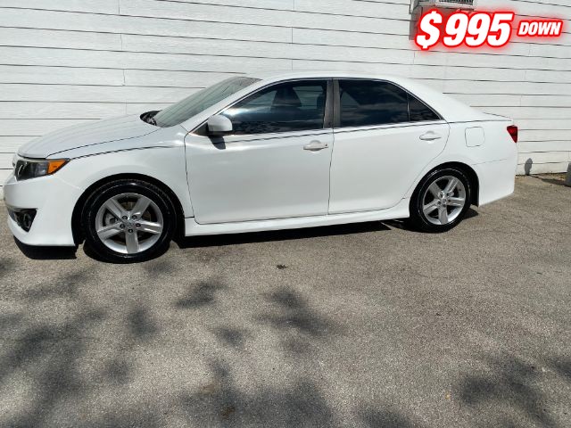 Toyota Camry Vehicle Image 02
