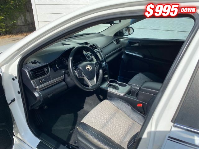 Toyota Camry Vehicle Image 05