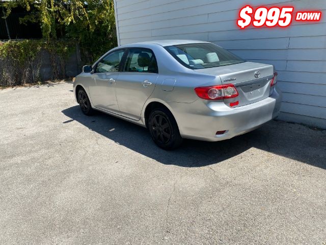 Toyota Corolla Vehicle Image 02