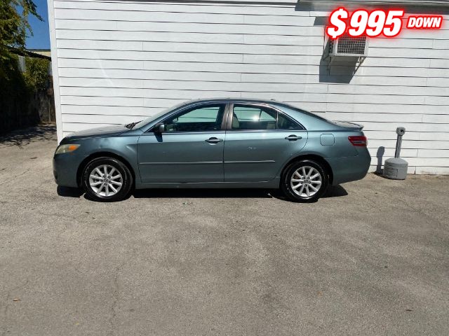 Toyota Camry Vehicle Image 02