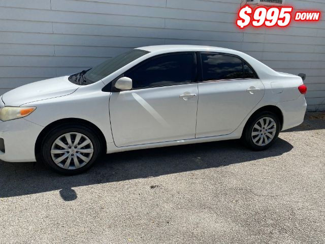 Toyota Corolla Vehicle Image 02
