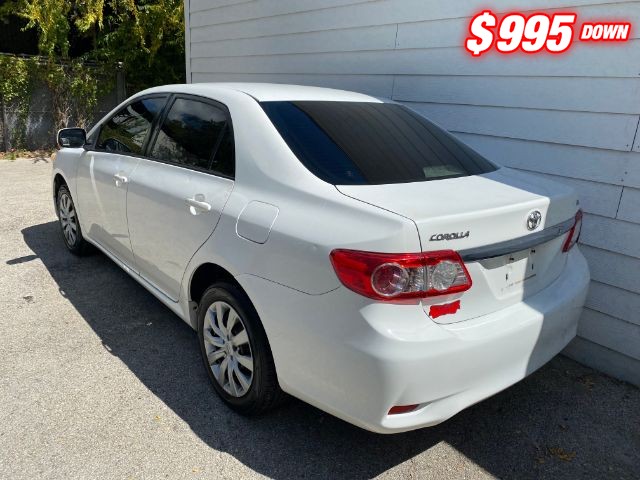 Toyota Corolla Vehicle Image 03