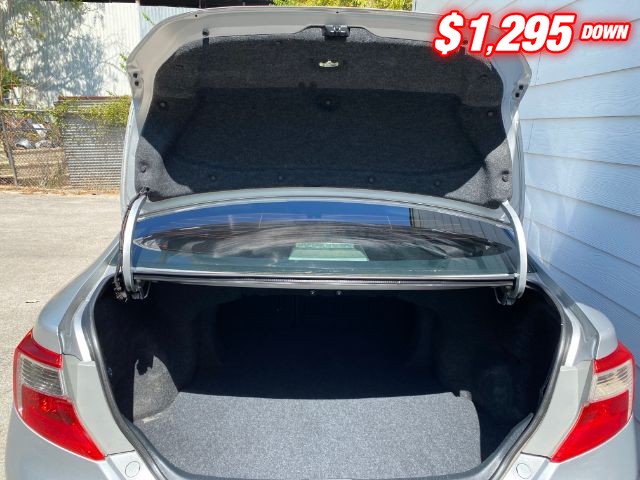 Toyota Camry Vehicle Image 07