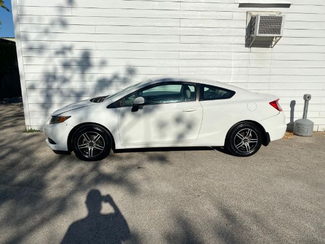 Honda Civic Coupe Vehicle Image 02