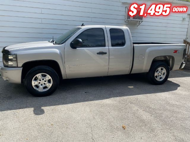 Chevrolet Silverado 1500 Vehicle Image 02