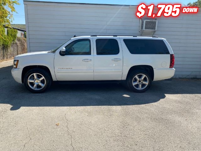 Chevrolet Suburban Vehicle Image 02
