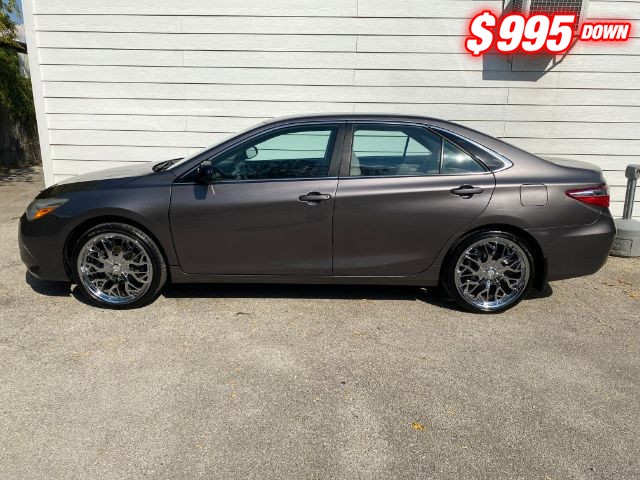 Toyota Camry Vehicle Image 02