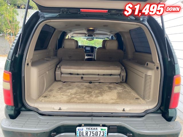 Chevrolet Suburban Vehicle Image 07