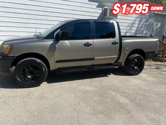 Nissan Titan Vehicle Image 02
