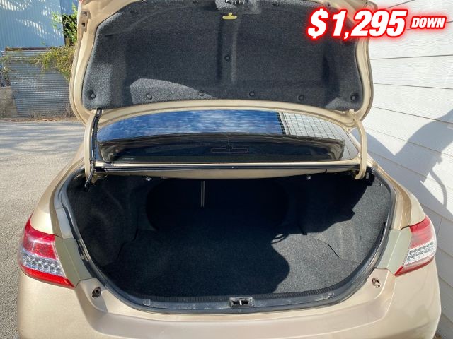 Toyota Camry Vehicle Image 07