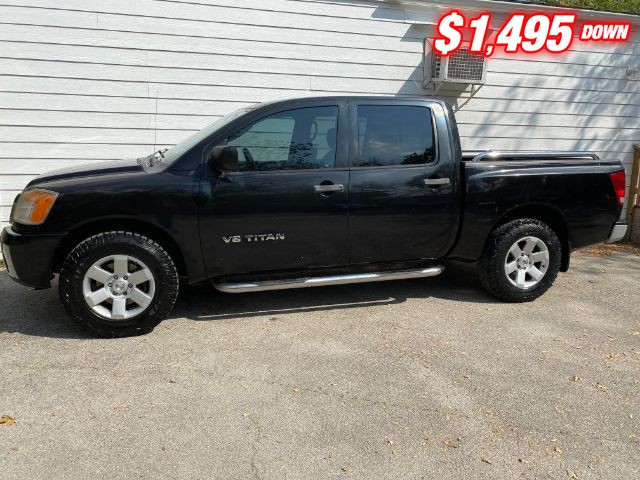 Nissan Titan Vehicle Image 02