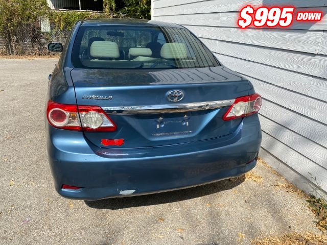 Toyota Corolla Vehicle Full-screen Gallery Image 04