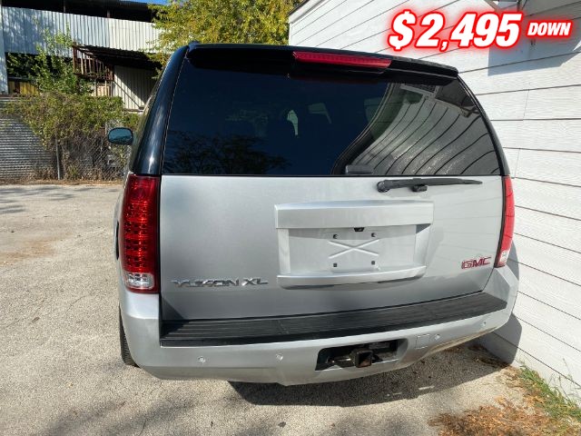 GMC Yukon XL 1500 Vehicle Image 04