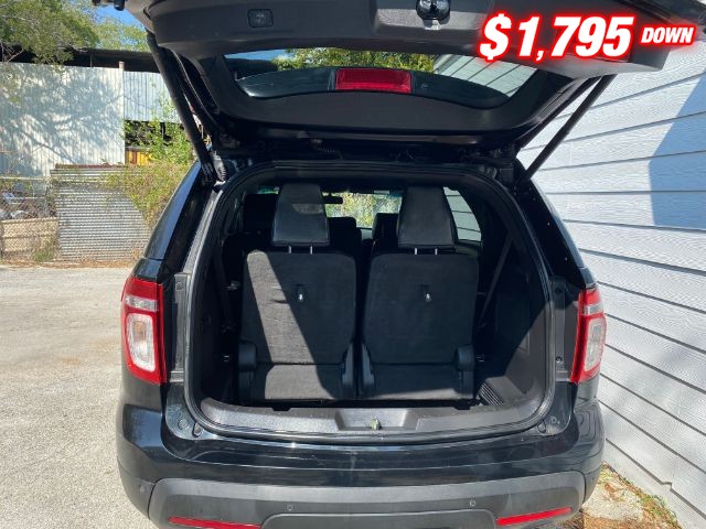 Ford Explorer Vehicle Full-screen Gallery Image 07