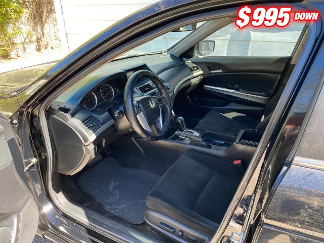 Honda Accord Sedan Vehicle Full-screen Gallery Image 05