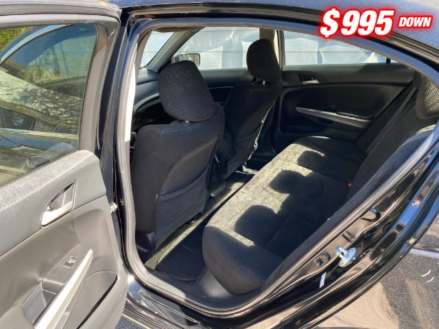 Honda Accord Sedan Vehicle Full-screen Gallery Image 06