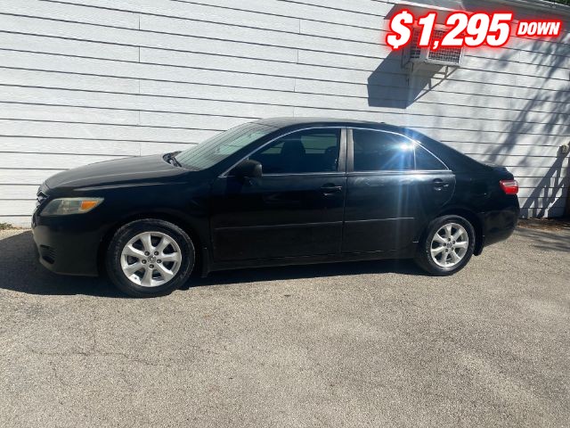 Toyota Camry Vehicle Full-screen Gallery Image 02