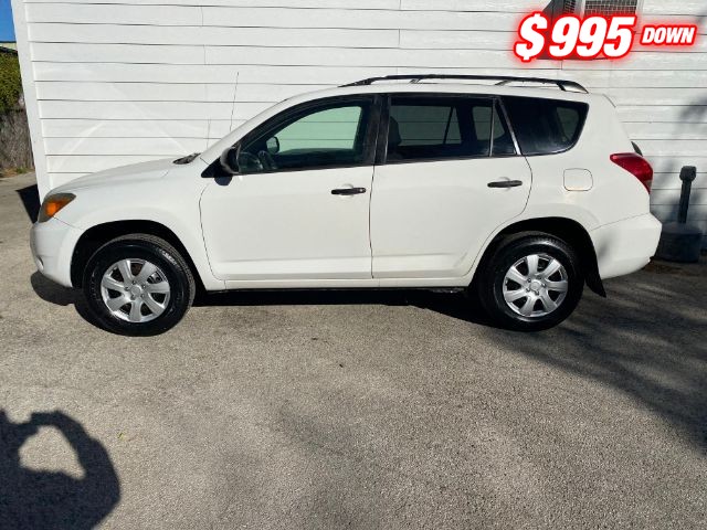 Toyota RAV4 Vehicle Image 02