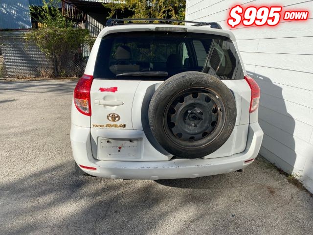 Toyota RAV4 Vehicle Image 04