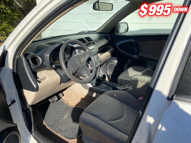 Toyota RAV4 Vehicle Image 06