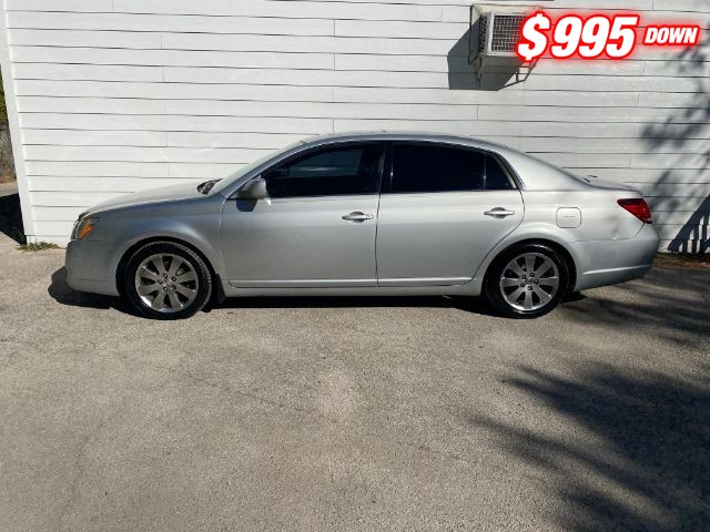 Toyota Avalon Vehicle Image 02