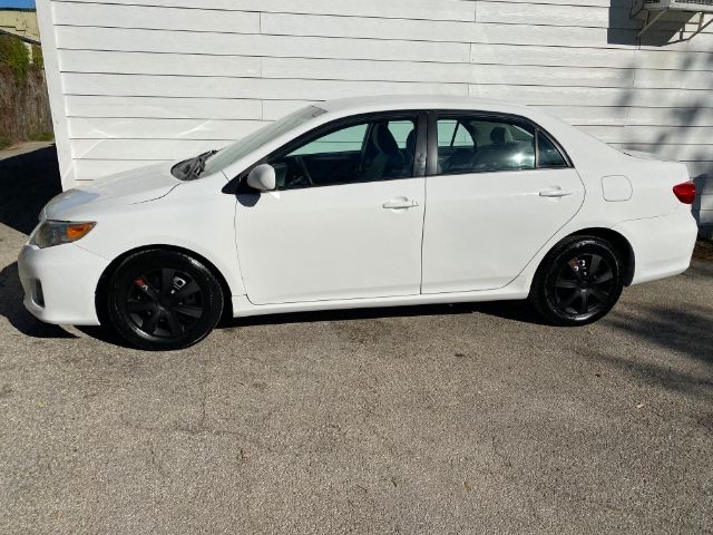 Toyota Corolla Vehicle Image 02