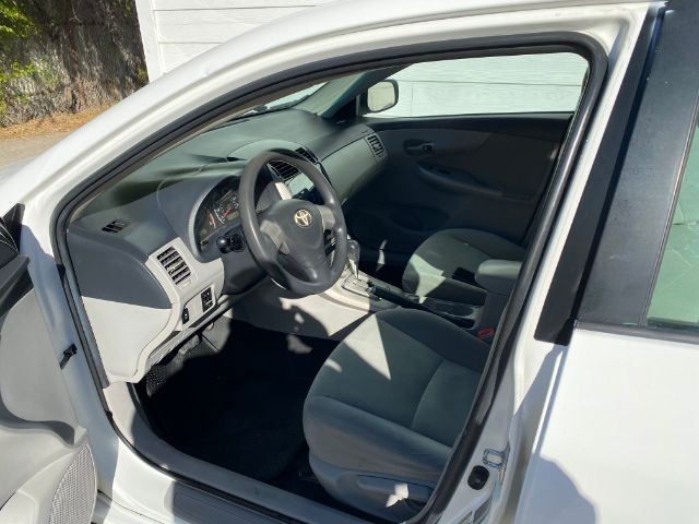 Toyota Corolla Vehicle Image 05