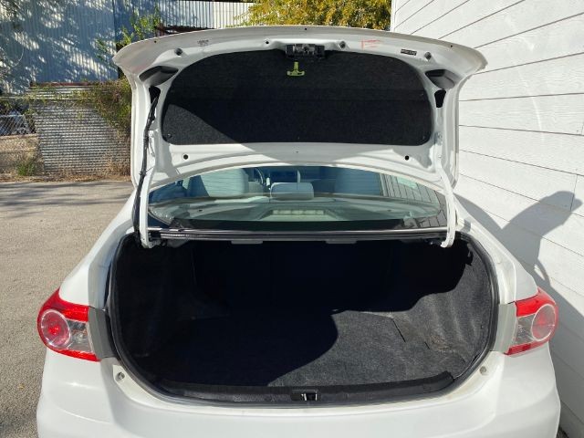 Toyota Corolla Vehicle Image 07